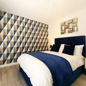 https://modern-1-bedroom-apartment-close-to-the-beach-with-parking.bournemouth-hotels.org
