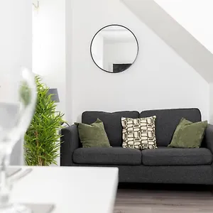 https://the-old-office-number-4-by-our-home-short-stays.yorkshirehotels.net