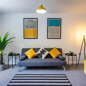 Fantastic Apartment, Short Distance From Centre, Free Parking Apartment