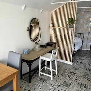 https://apt-private-with-en-suite.tophotelsbath.com