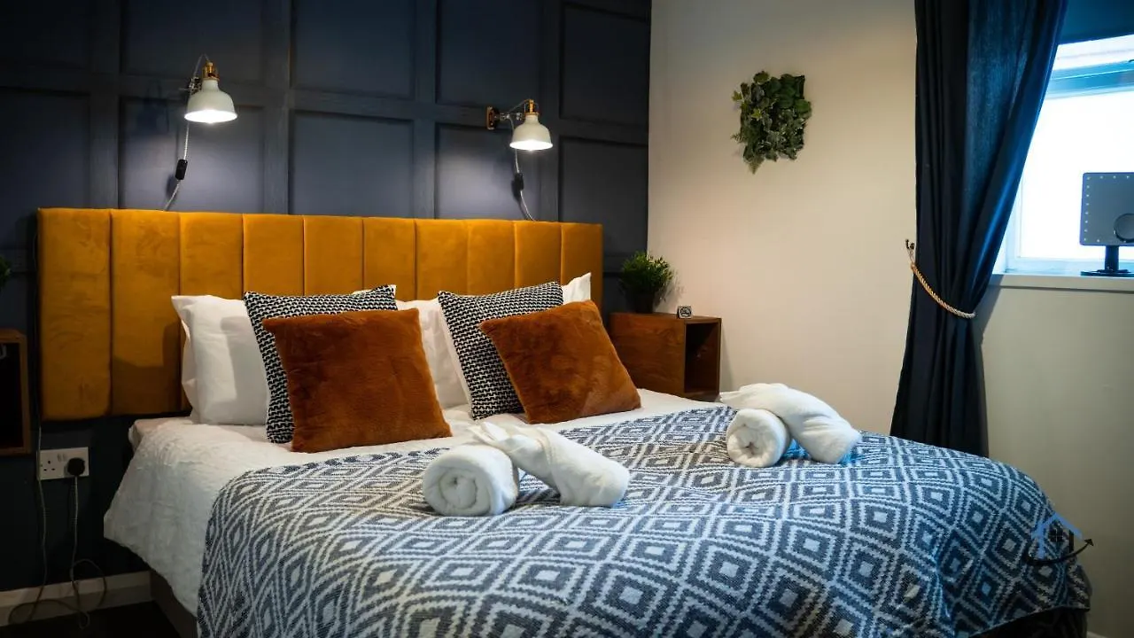 Flat 1 - King Bed, Parking, Workspace, Wi-Fi, Corporates Nottingham 0*,  United Kingdom