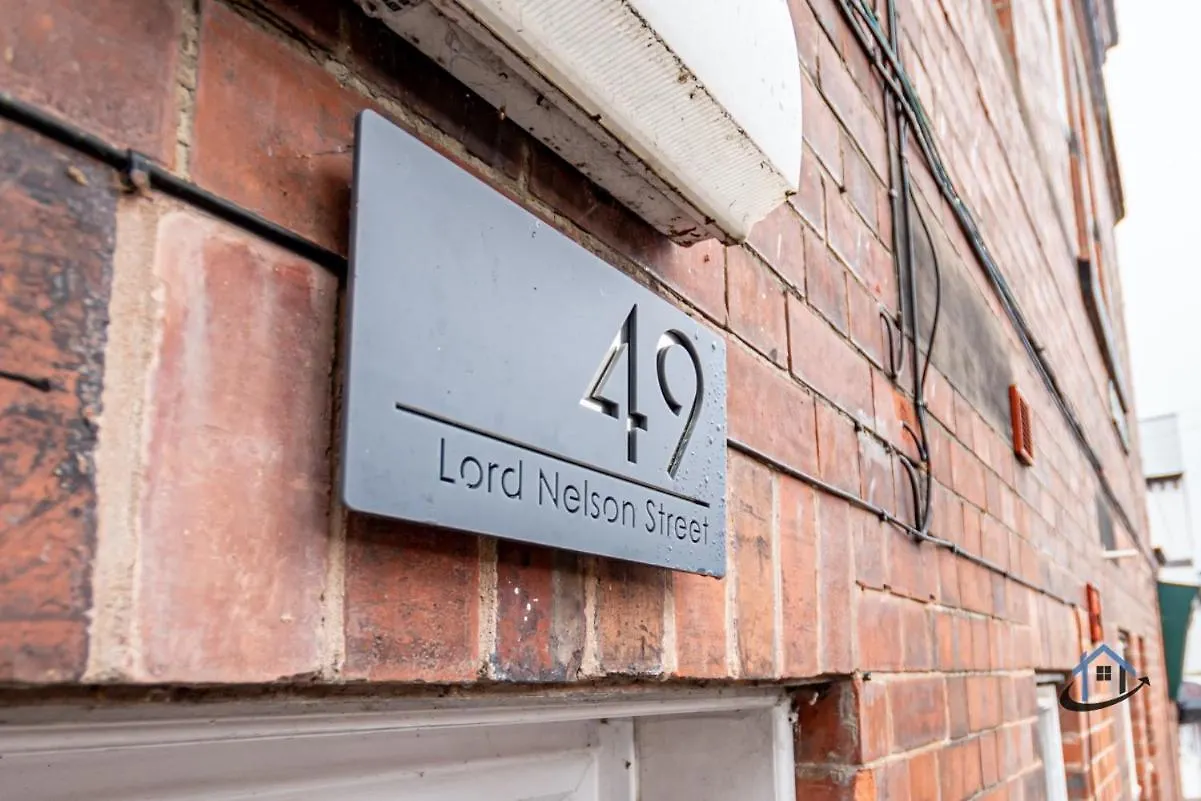 Flat 1 - King Bed, Parking, Workspace, Wi-Fi, Corporates Nottingham United Kingdom